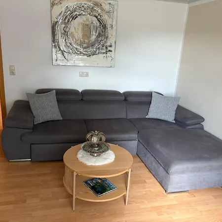 Weinstrasse 2 Apartment