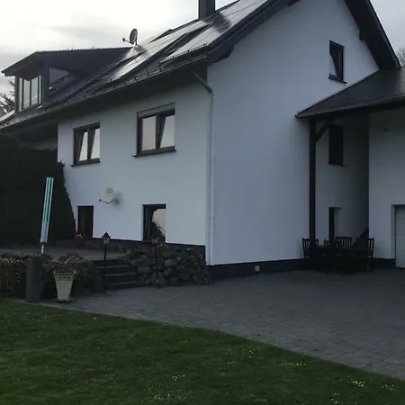 Weinstrasse 2 * Hochstberg
