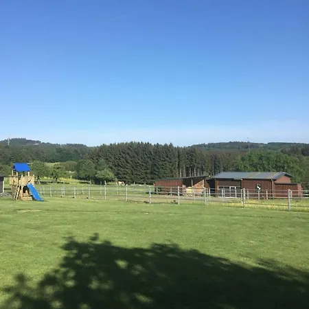 Weinstrasse 2 Apartment